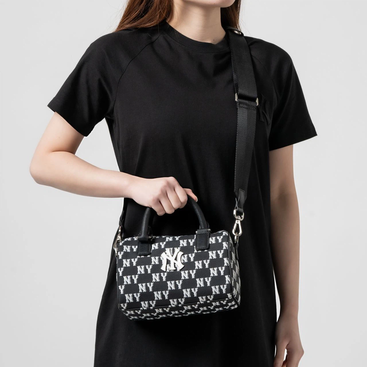 MLB New York Yankees Boston Bag. Perfect with NY cap - photo 4