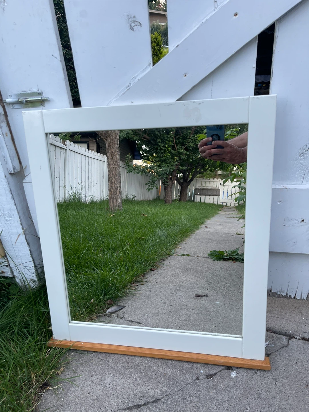 White Wall Mirror with Wooden Base - photo 2