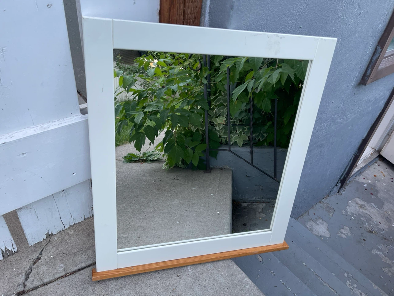 White Wall Mirror with Wooden Base - photo 4