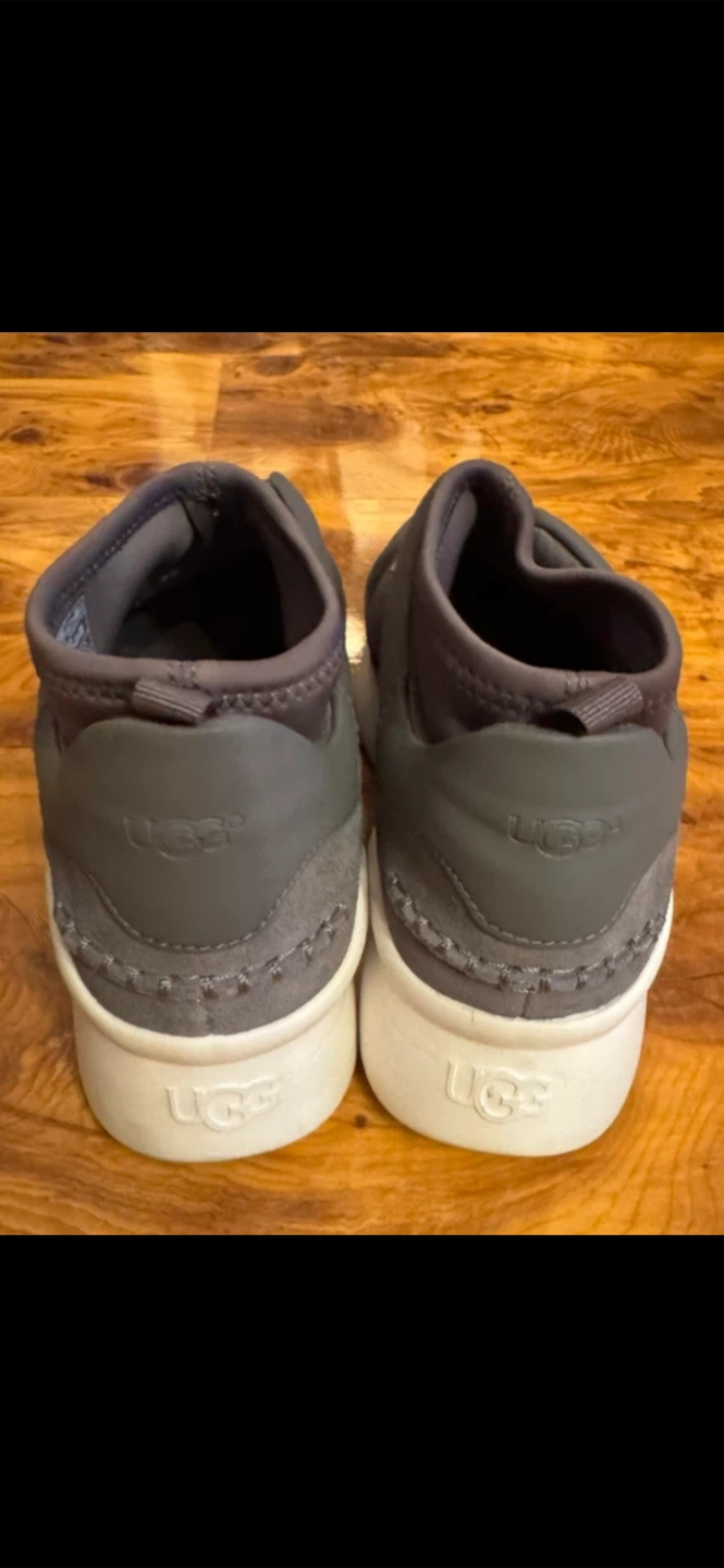 UGG Grey Slip-On Sneakers Size 6 - photo 3