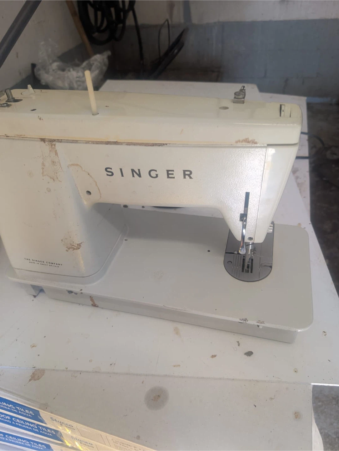 Vintage Singer Stylist Sewing Machine - photo 3
