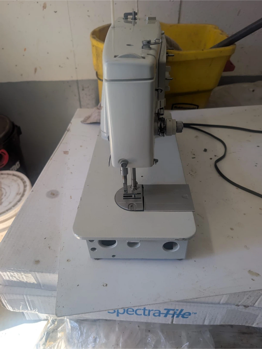 Vintage Singer Stylist Sewing Machine - photo 4