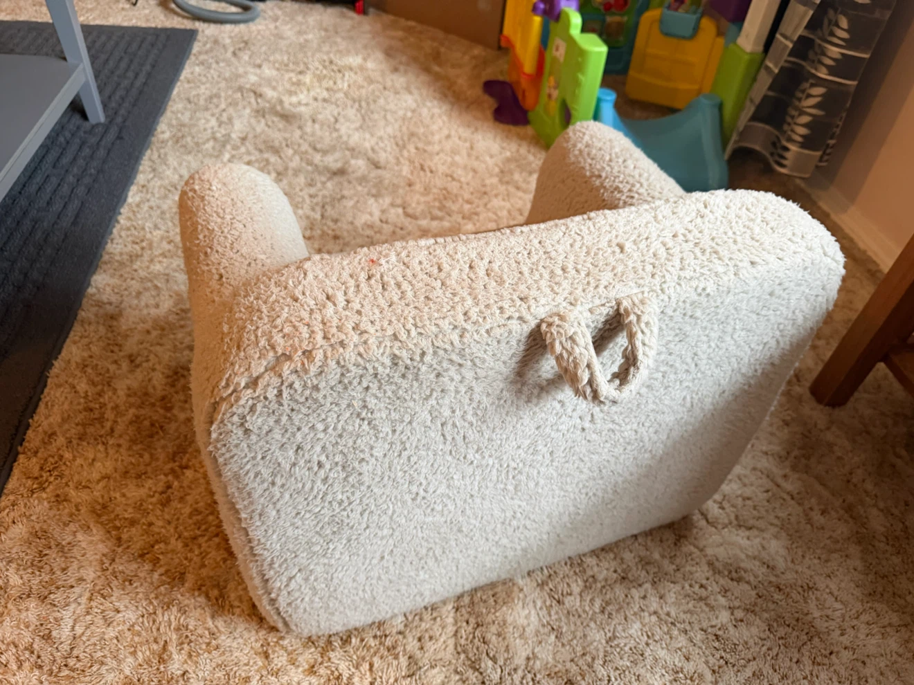 Cream sherpa kids armchair - photo 2