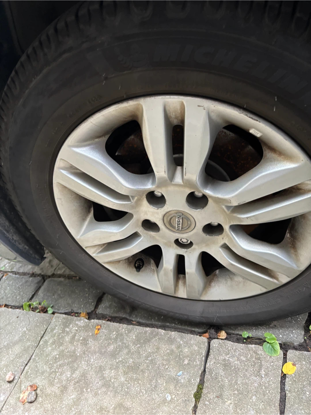 Set of 4 Nissan Alloy Wheels with Michelin Tires