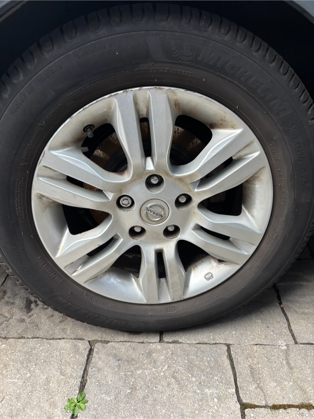 Set of 4 Nissan Alloy Wheels with Michelin Tires - photo 3