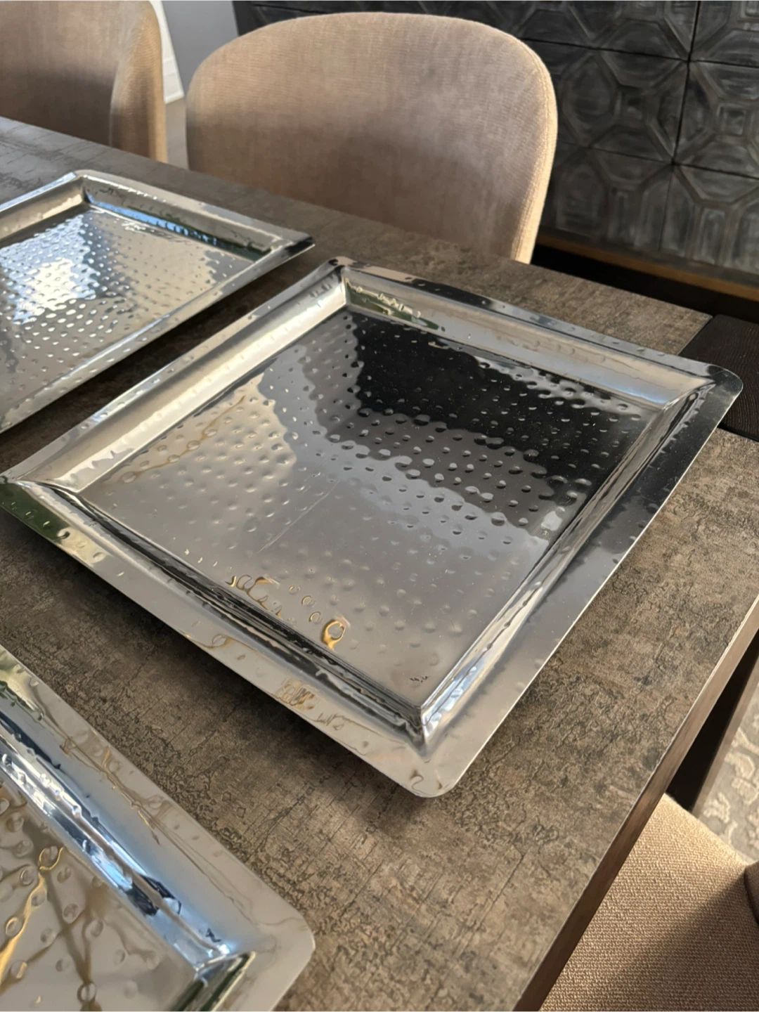 Set of 4 Hammered Metal Square Trays - photo 2