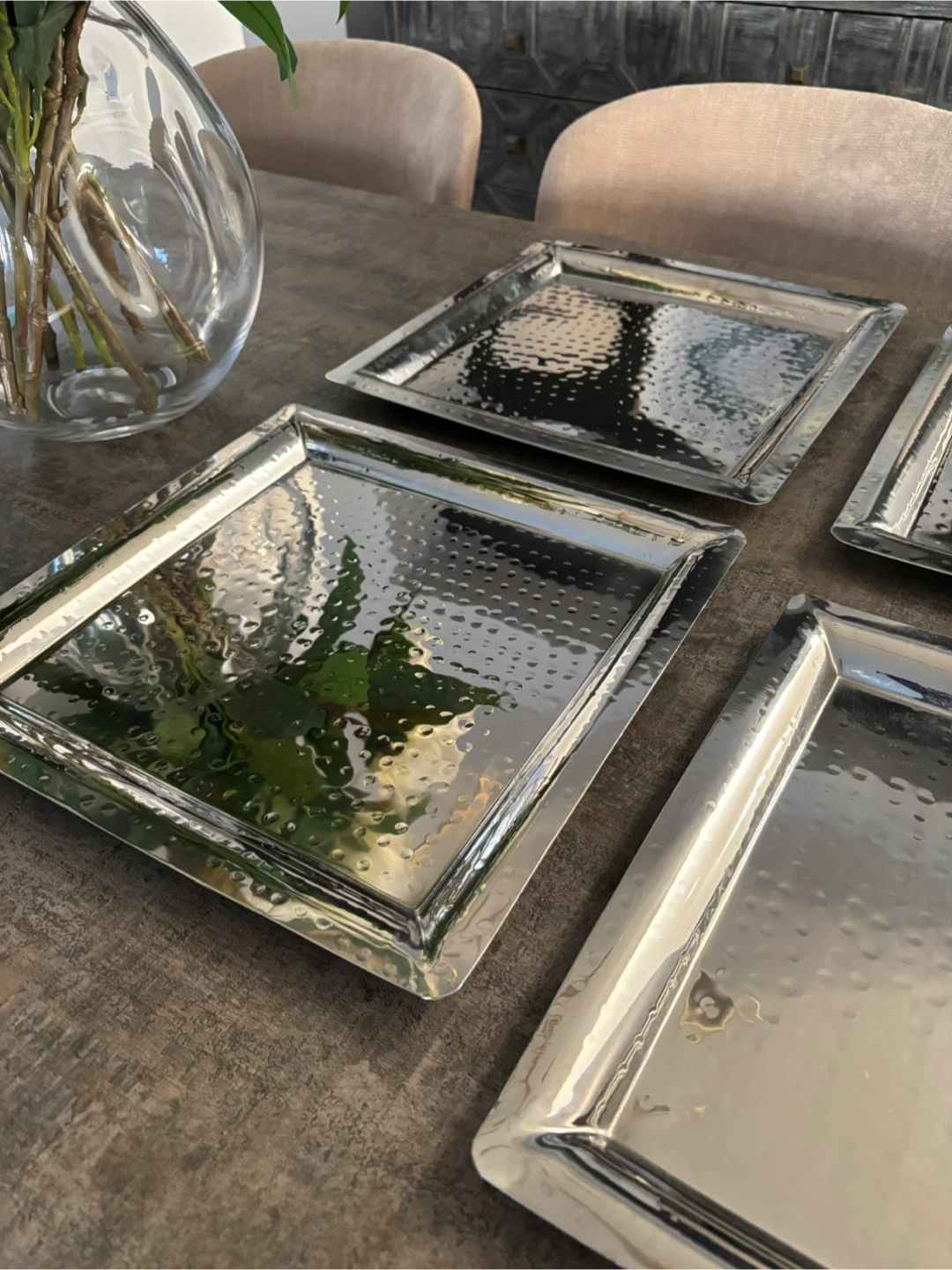 Set of 4 Hammered Metal Square Trays - photo 3
