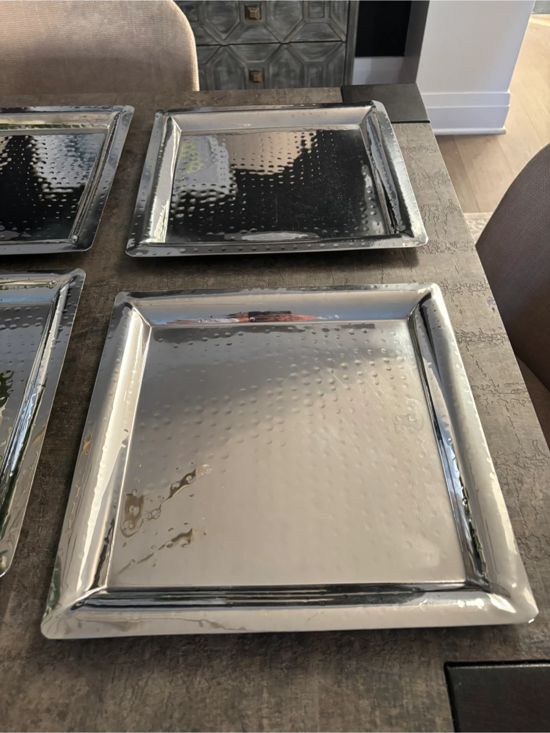Set of 4 Hammered Metal Square Trays - photo 4