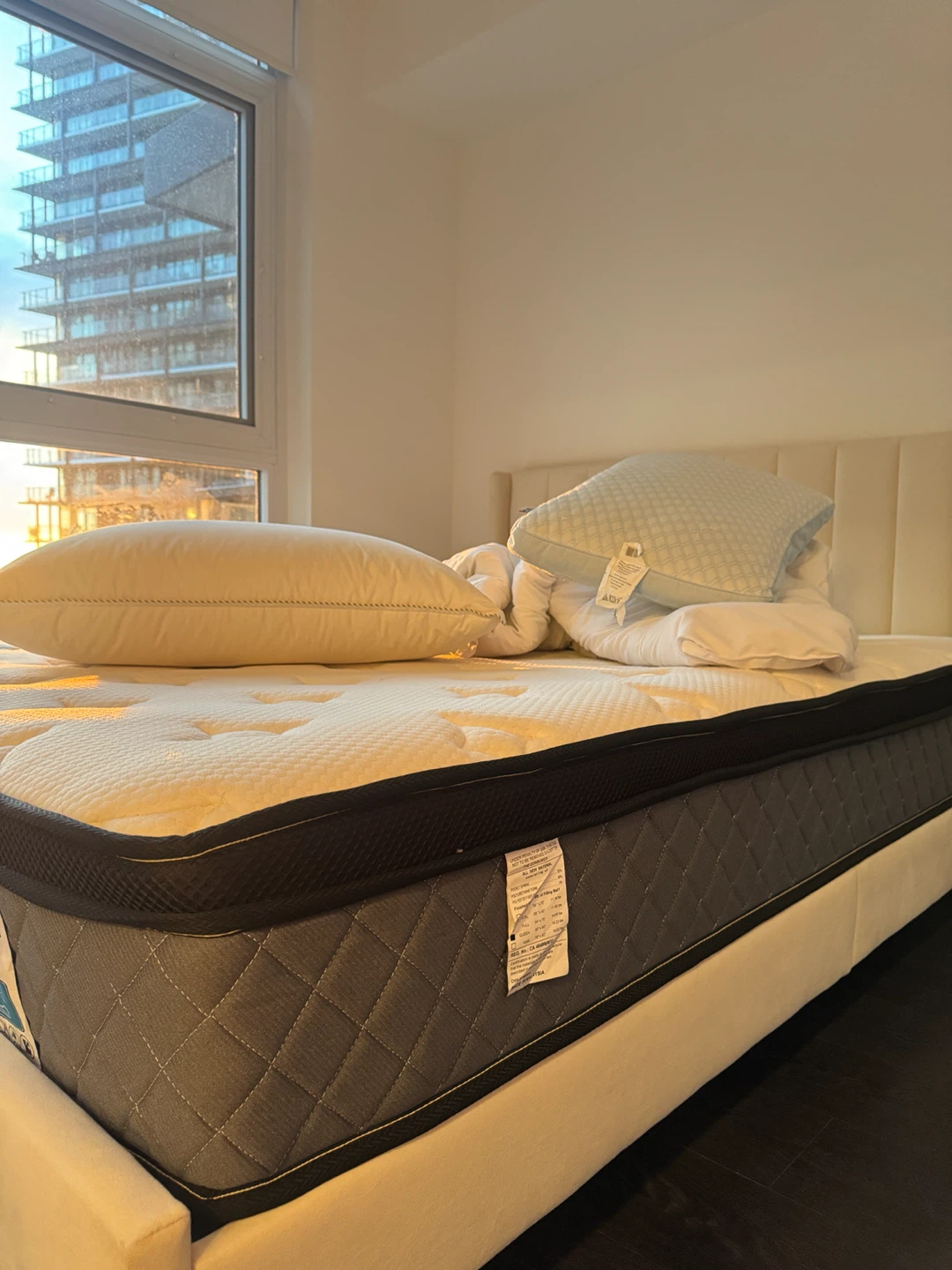 Mattress and bed frame - photo 3