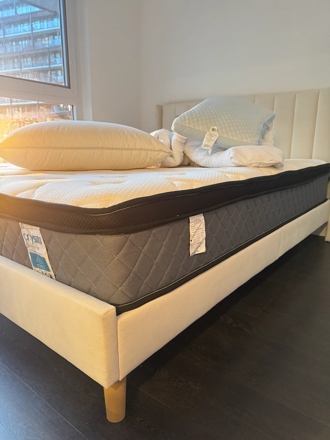 Mattress and bed frame - photo 4