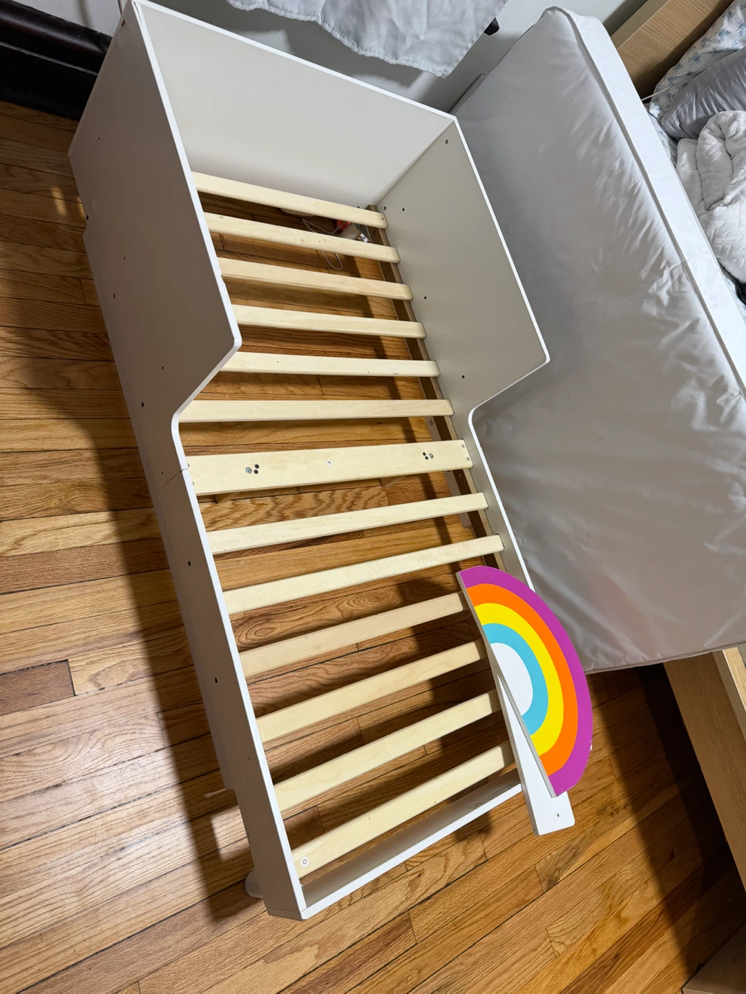 Rainbow Toddler Bed - photo 2