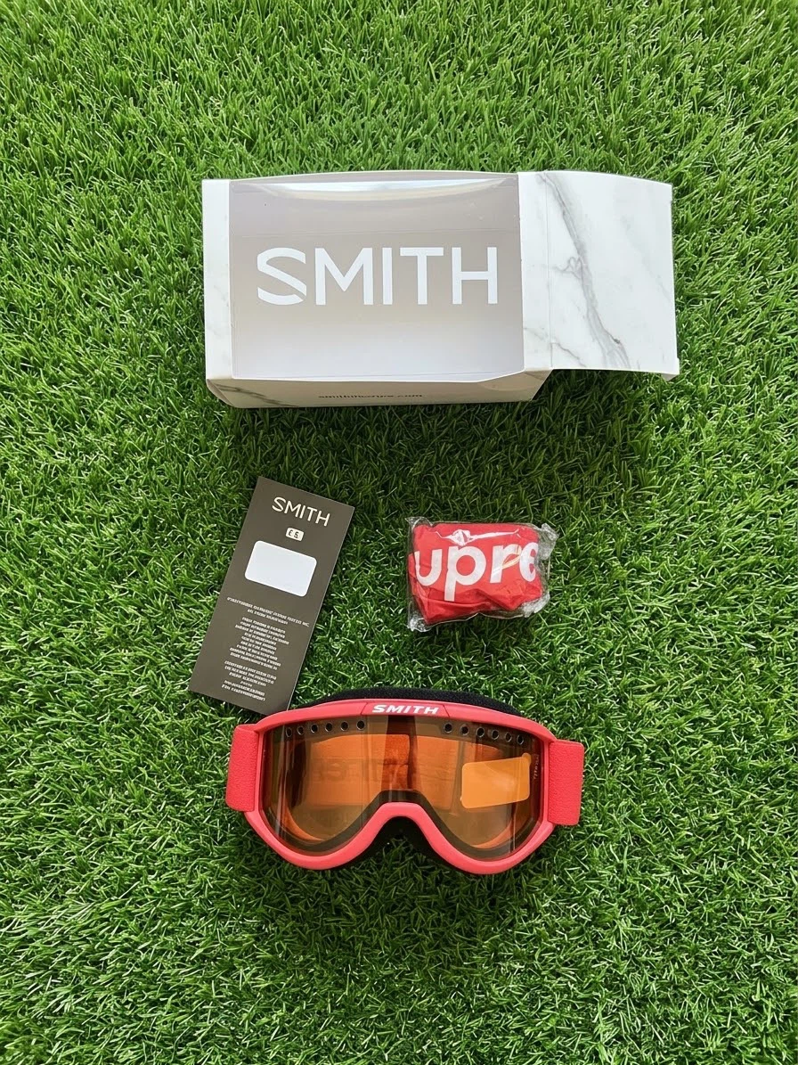 Supreme Smith Cariboo OTG red ski goggles