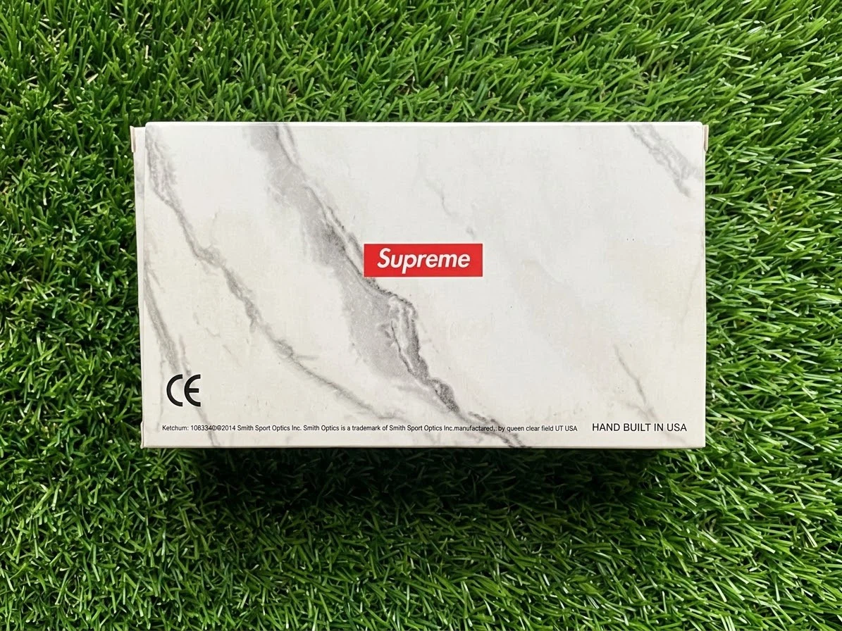 Supreme Smith Cariboo OTG red ski goggles - photo 4