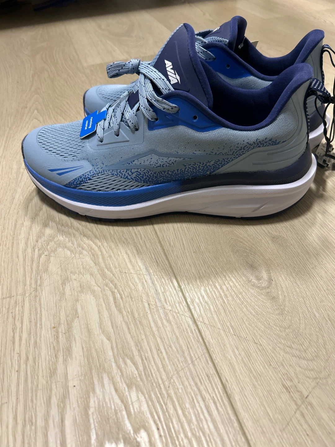 Avia Running Shoes Size 9 - photo 2