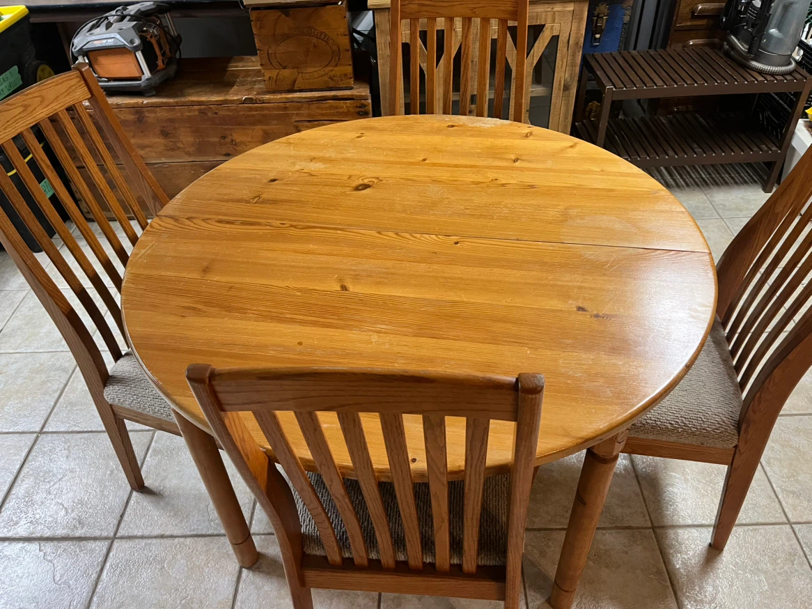 Round Solid Wood Dining Table With 4 Chairs