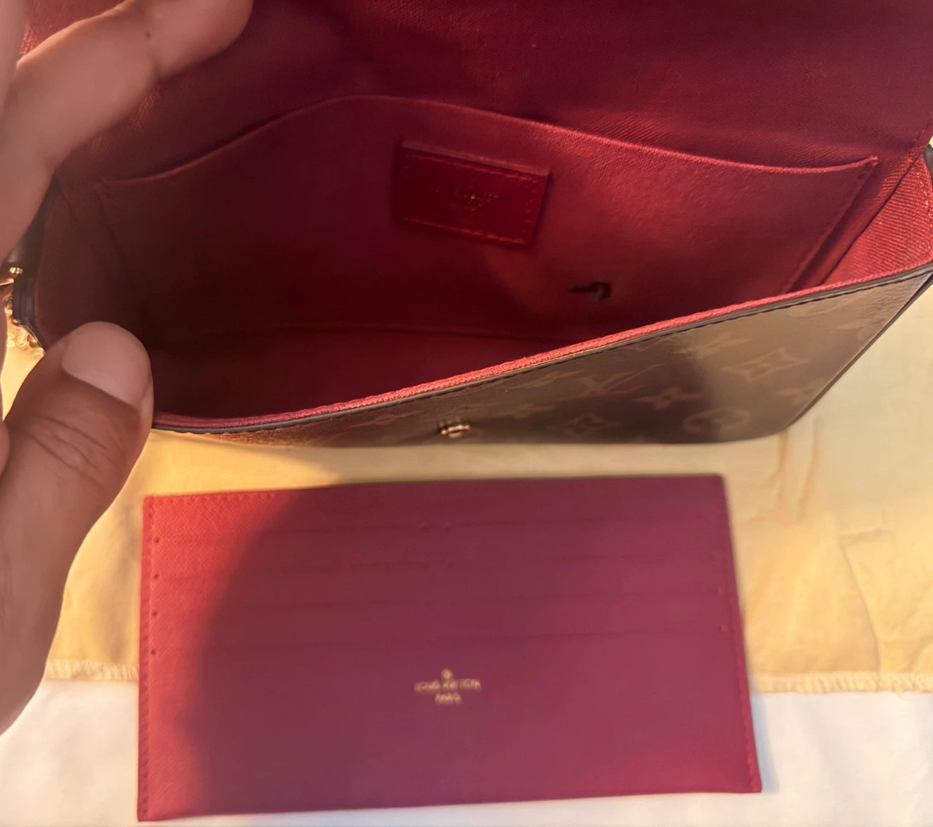 Gently Used • LOUIS VUITTON LV • Shoulder Crossbody Bag - photo 5