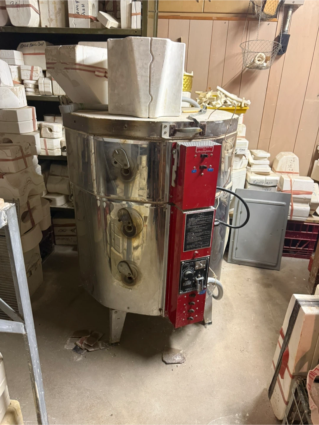 Vintage Evenheat LT-3K Pottery Kiln