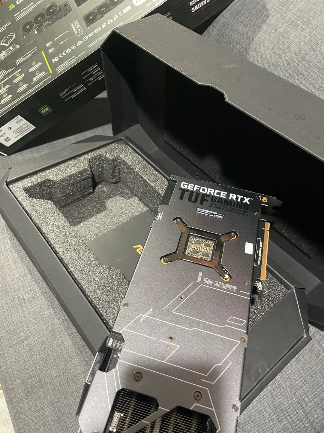ASUS TUF GeForce RTX 4090 - photo 4