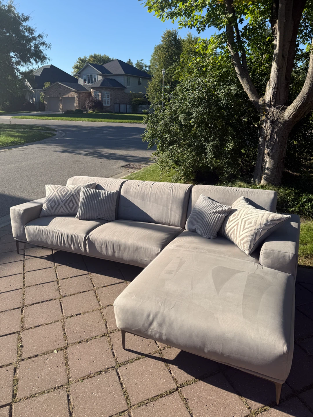 4 Seater Modern Grey Sectional
