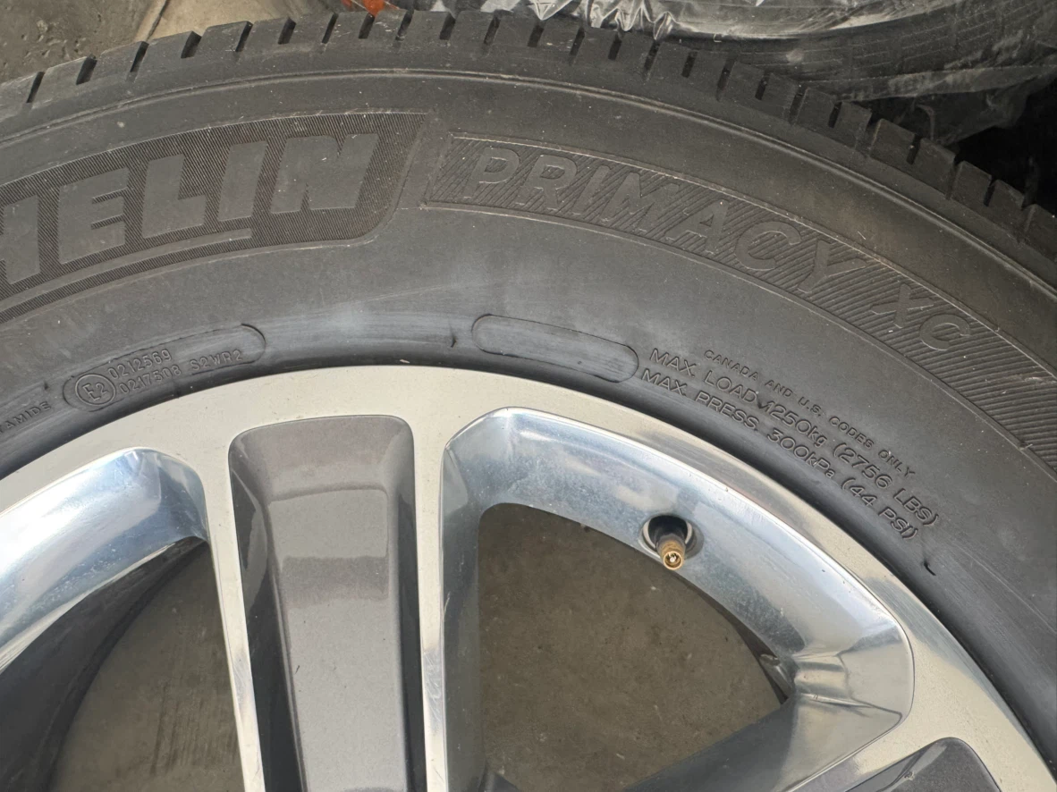 OEM 18" Jeep Sahara Wheel Michelin Tire - Spare / Replacement - photo 3