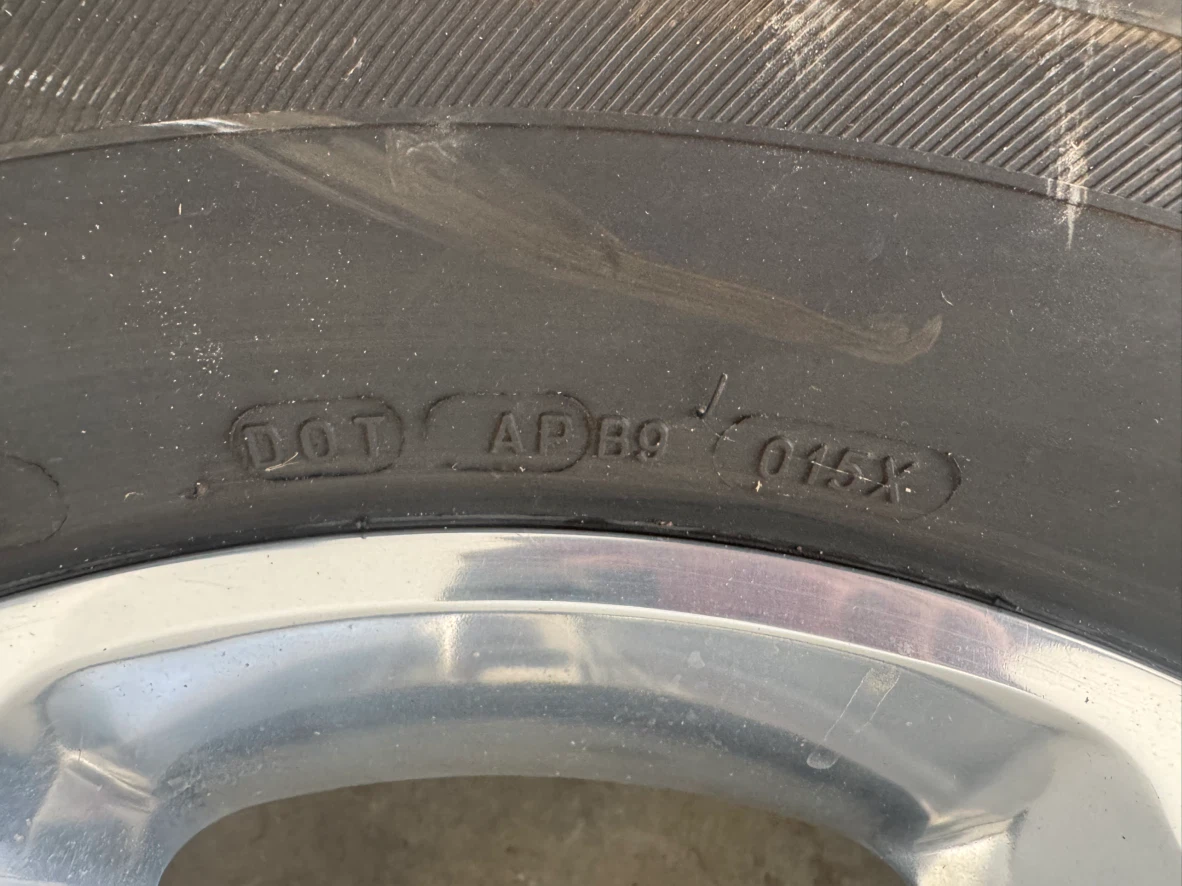OEM 18" Jeep Sahara Wheel Michelin Tire - Spare / Replacement - photo 4