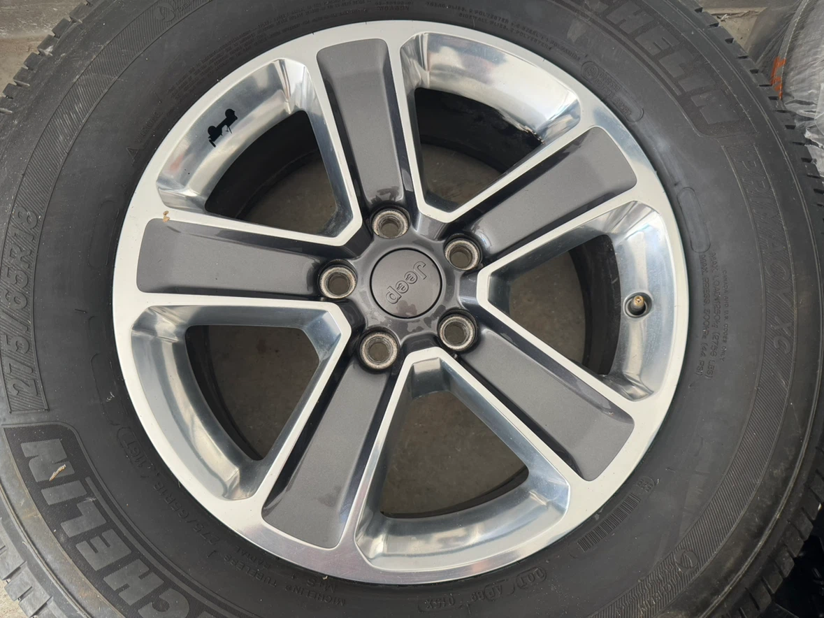 OEM 18" Jeep Sahara Wheel Michelin Tire - Spare / Replacement - photo 5