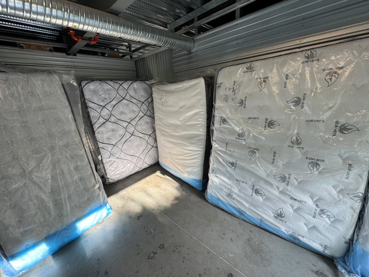 Top name brand queen size mattresses - photo 2