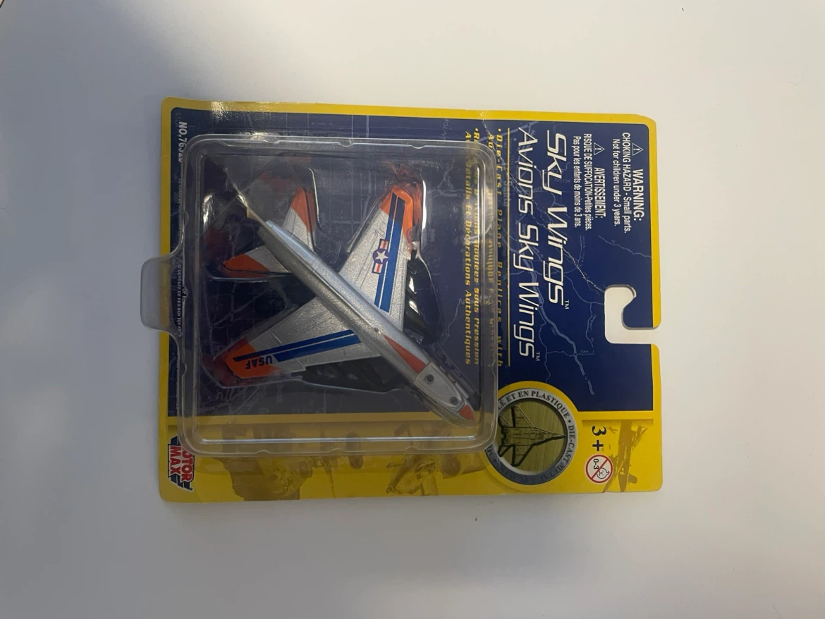 Motor Max Sky Wings Die-Cast Plane
