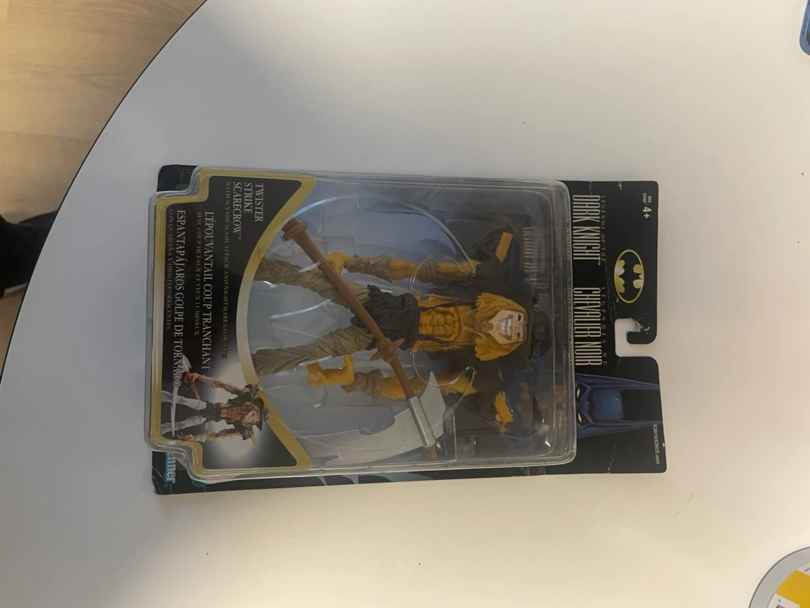 Kenner Legends of the Dark Knight Twister Strike Scarecrow