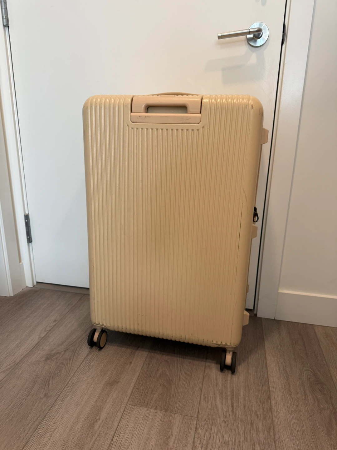 28 inch Cream Hardshell Spinner Suitcase - photo 2