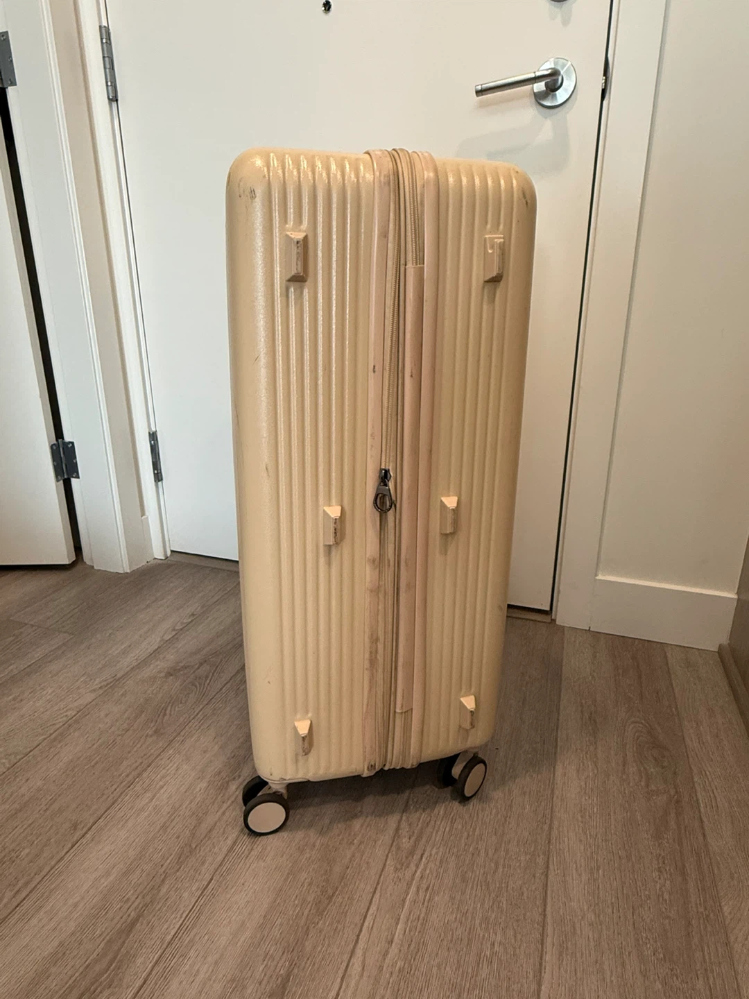 28 inch Cream Hardshell Spinner Suitcase - photo 4