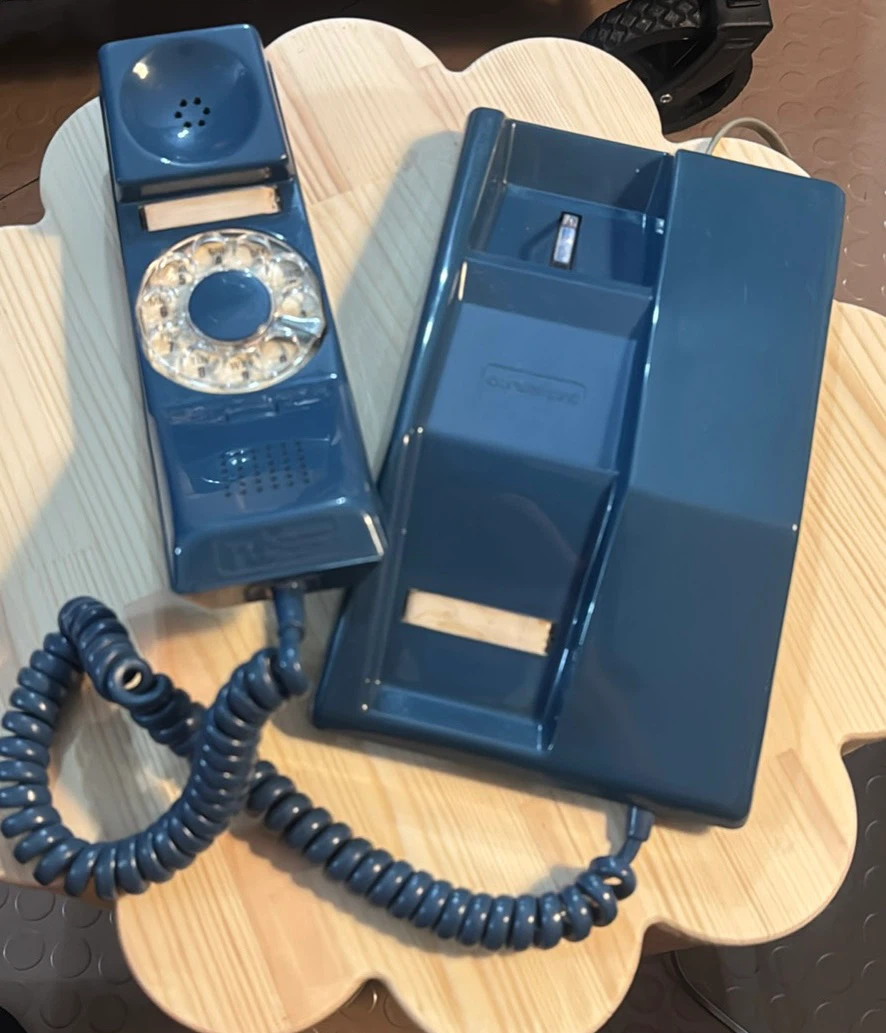 1969-1970 Deep Blue Northern Electric Contempra Phone