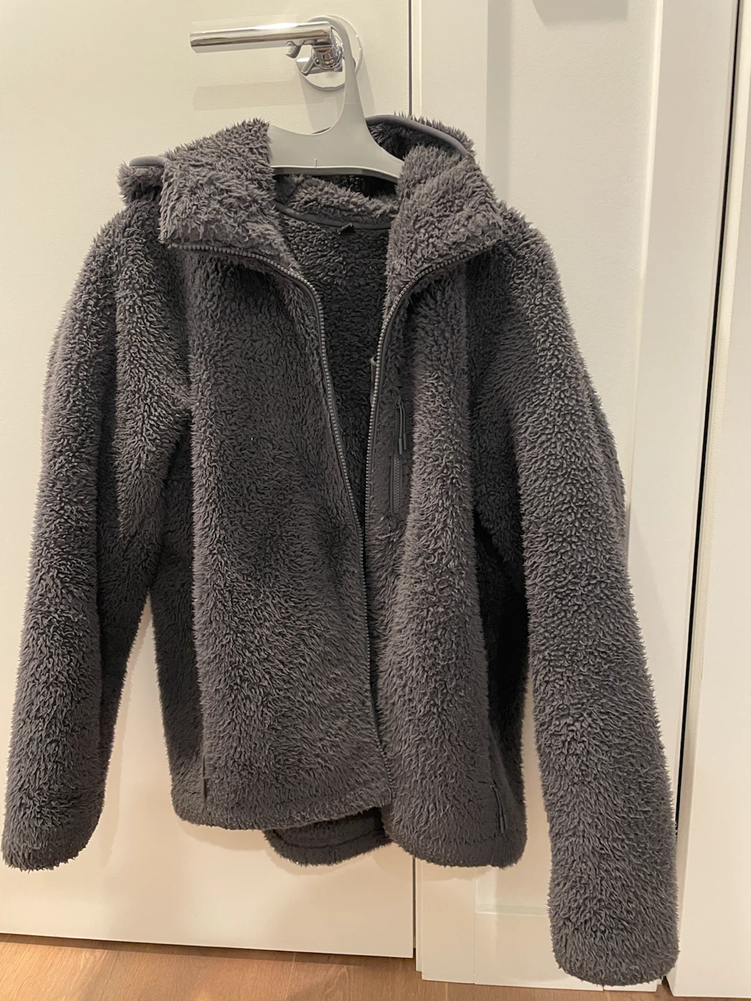 Uniqlo Fluffy Yarn Fleece Hoodie