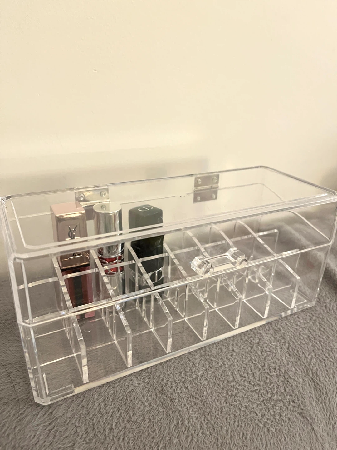 Clear Acrylic Lipstick Organizer - photo 4