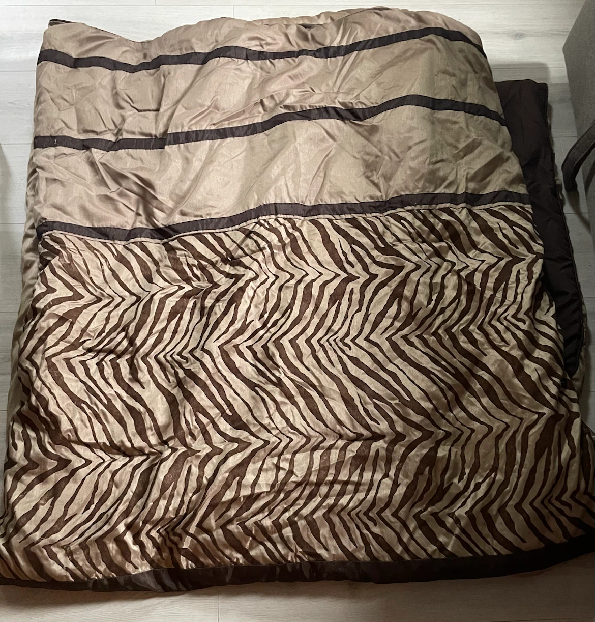 Queen Size Reversible Warm Comforter – Thick & Cozy
