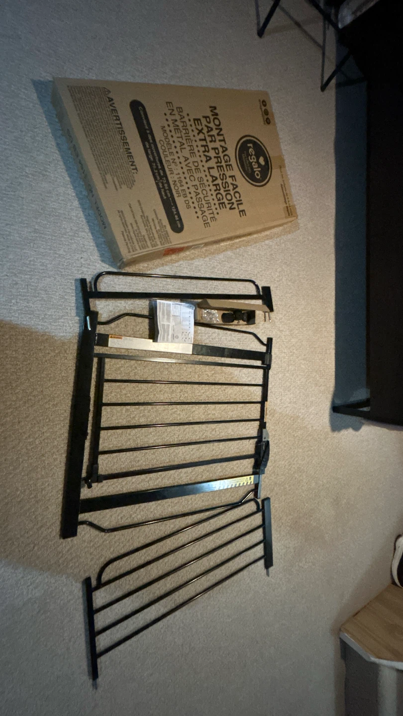 Regalo Easy Step Extra Wide Metal Safety Gate - photo 2