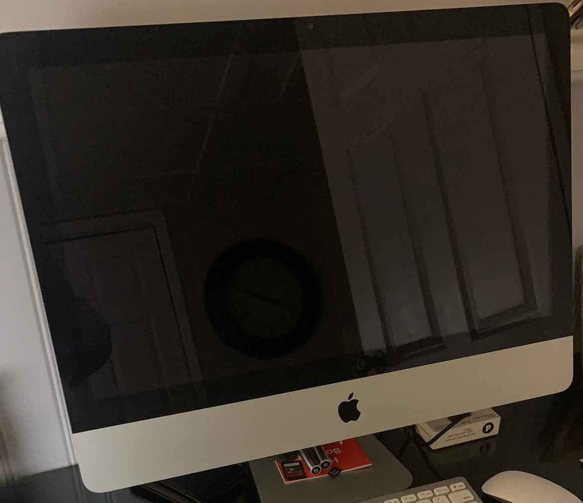 Apple iMac 21.5-inch Mid 2011 - photo 2