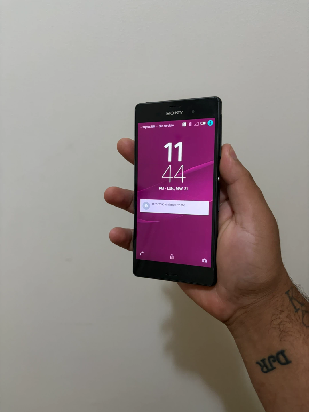 Sony Xperia Smartphone - photo 3