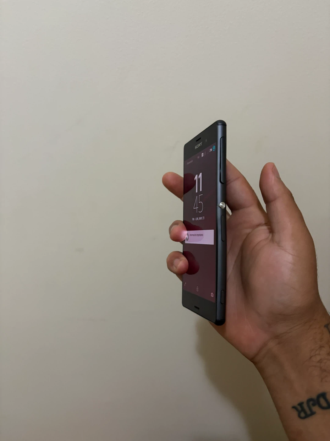 Sony Xperia Smartphone - photo 4