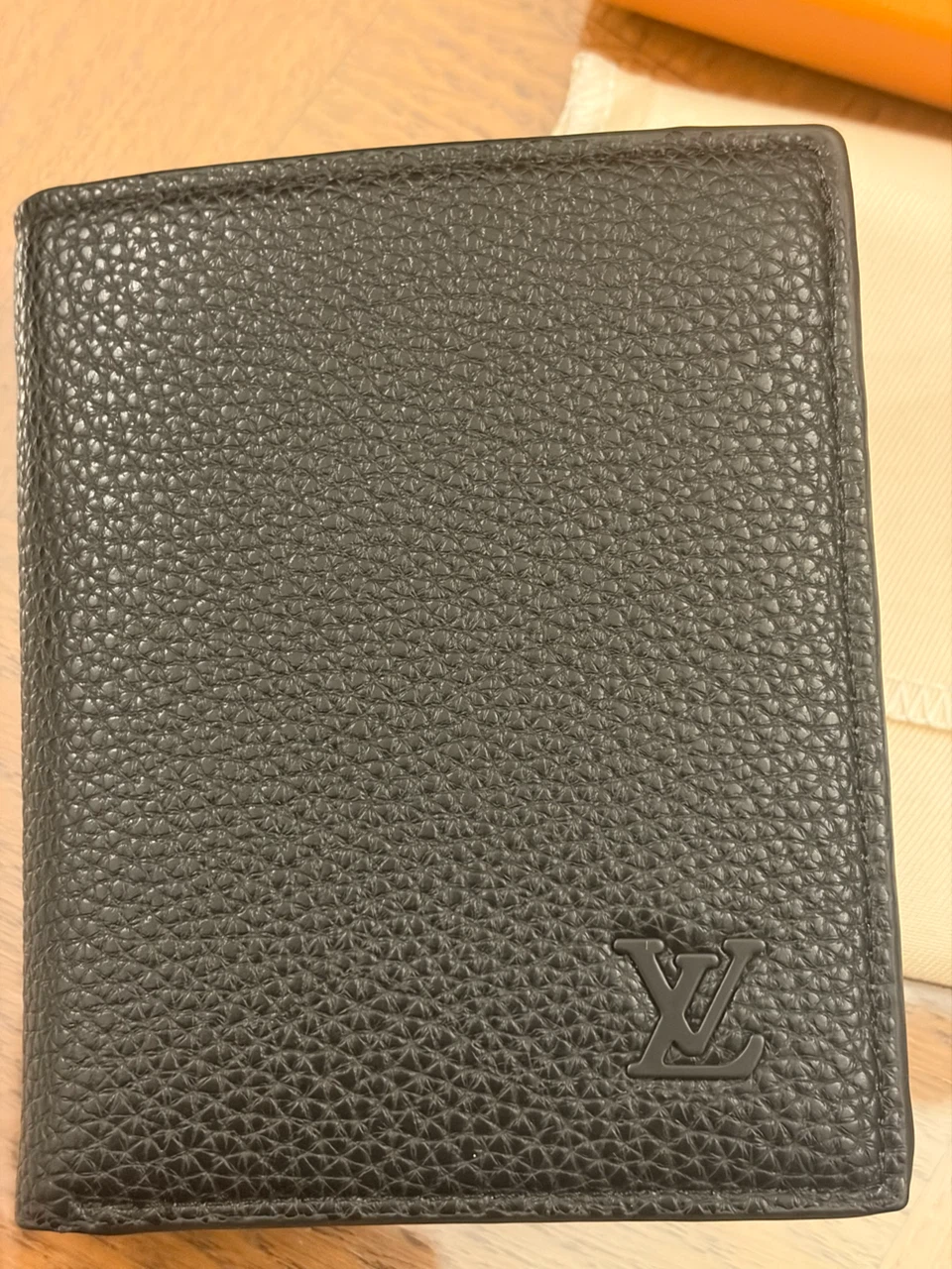 Louis Vuitton Black Leather Wallet - photo 4