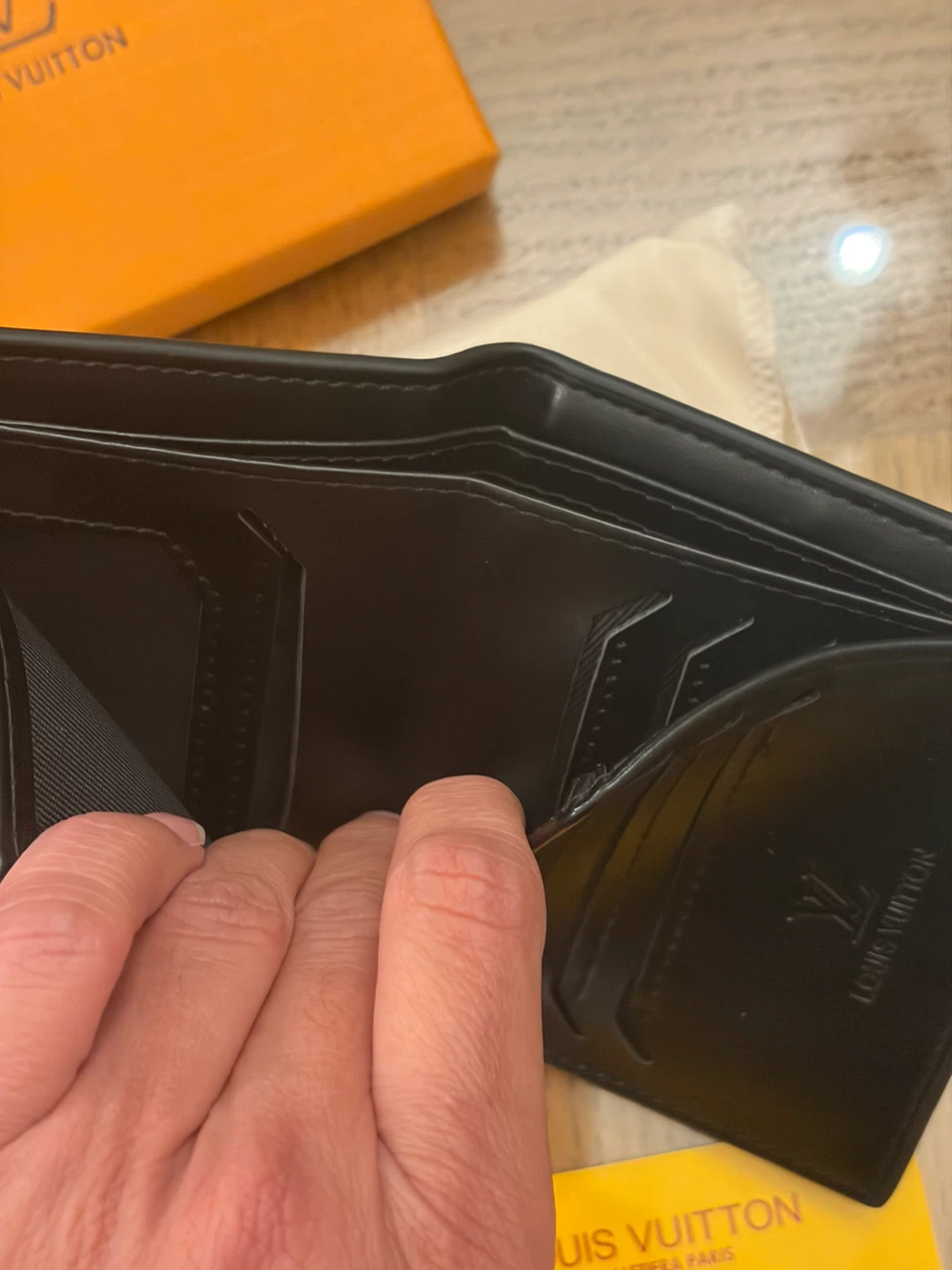 Louis Vuitton Black Leather Wallet - photo 5