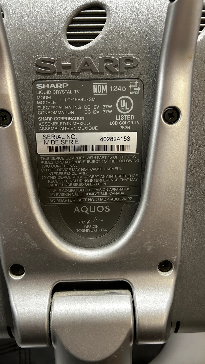 Sharp Aquos 15-inch LCD TV - photo 3
