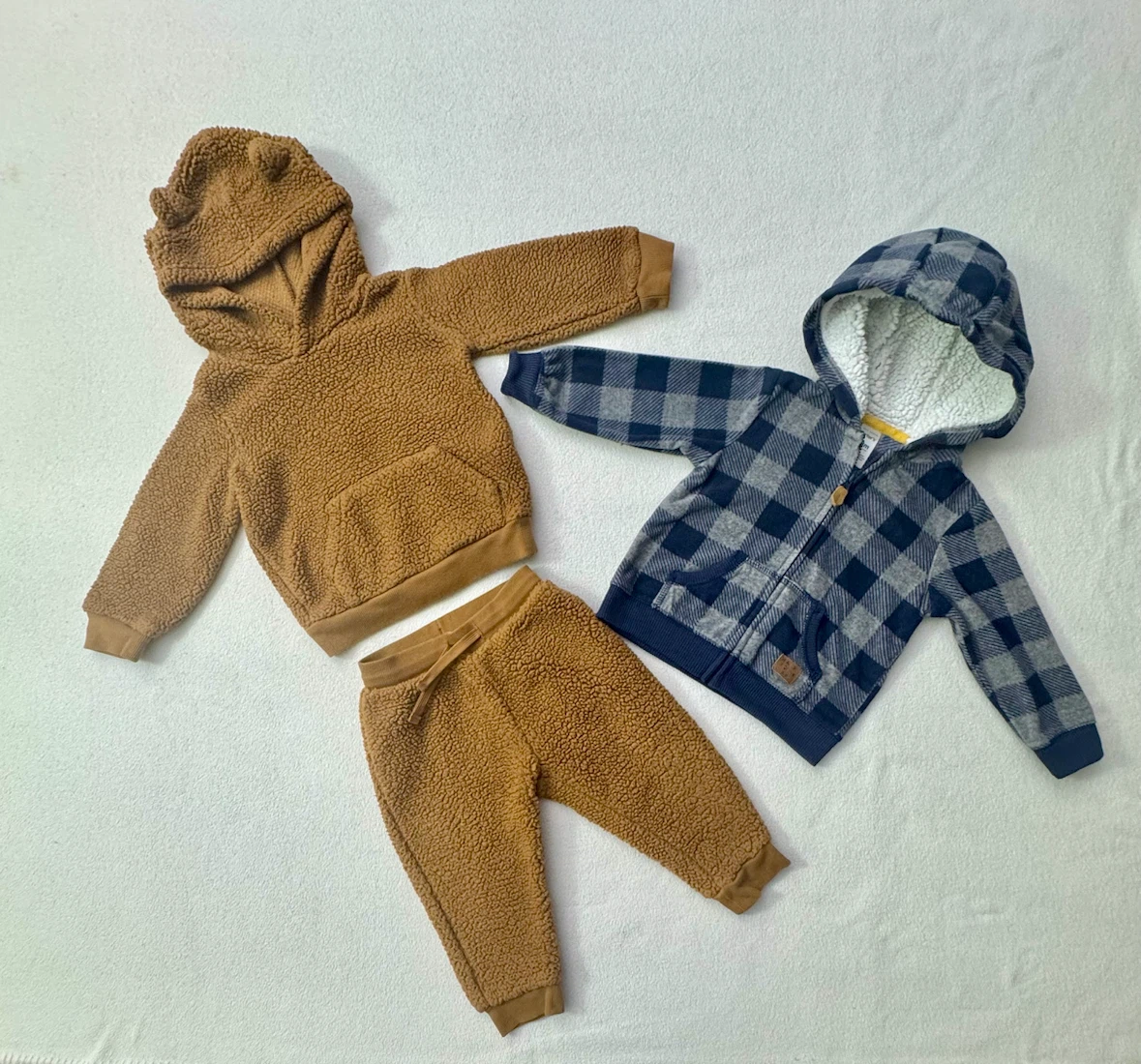 Carters Baby boy clothing bundle 18m