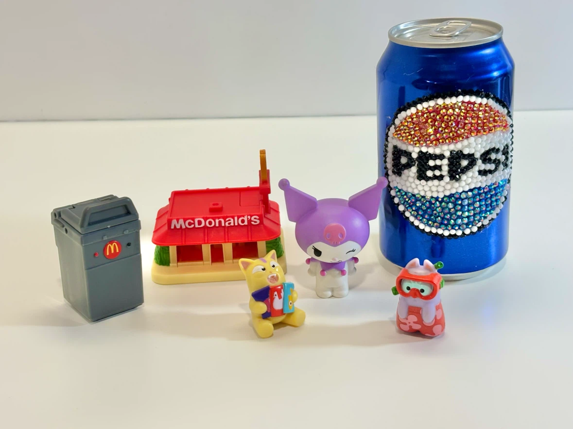 Miniature toys bundle McDonalds, lost kitties and Sanrio - photo 2