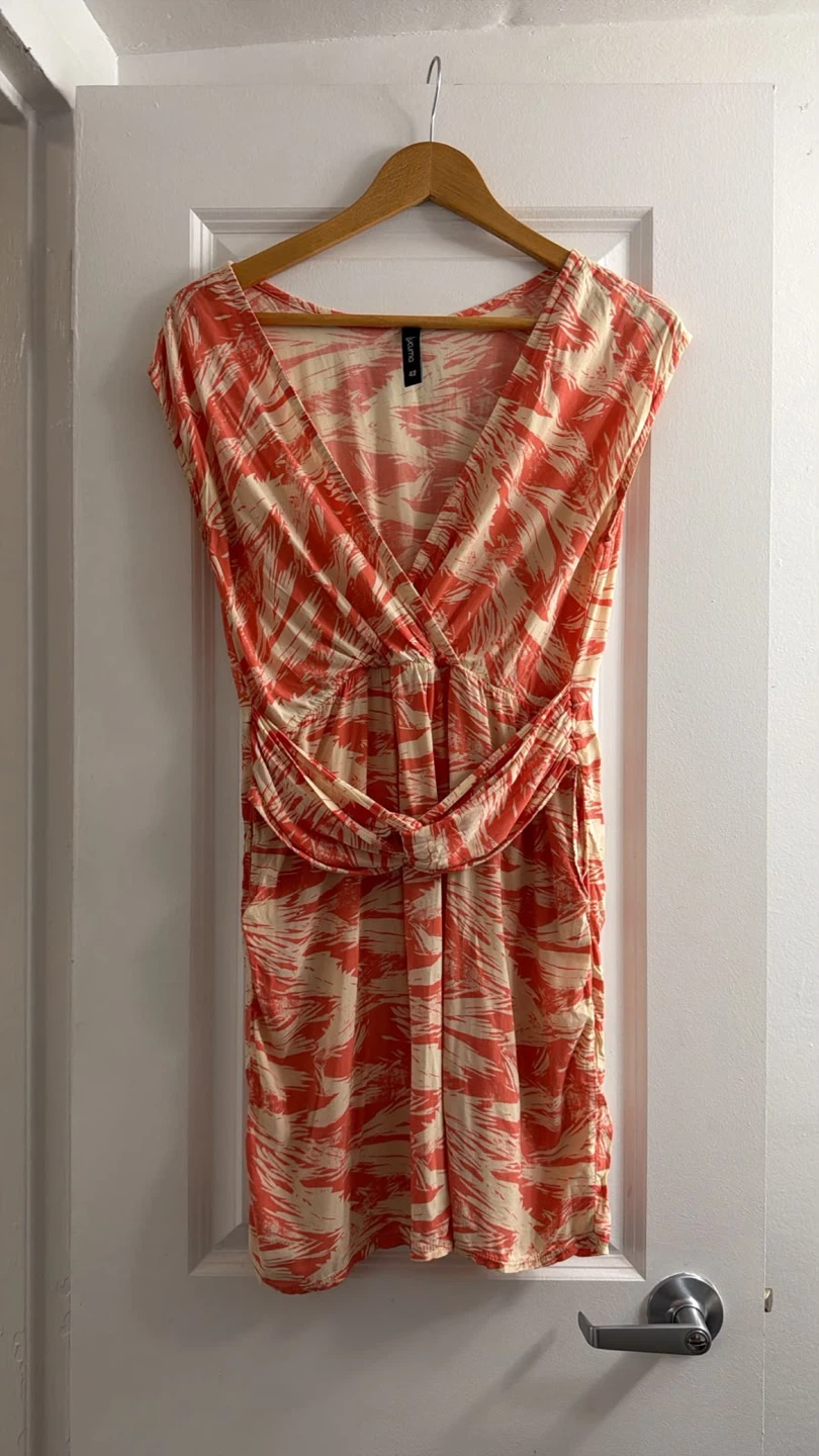 Lucuma Coral and White Abstract Dress - photo 2