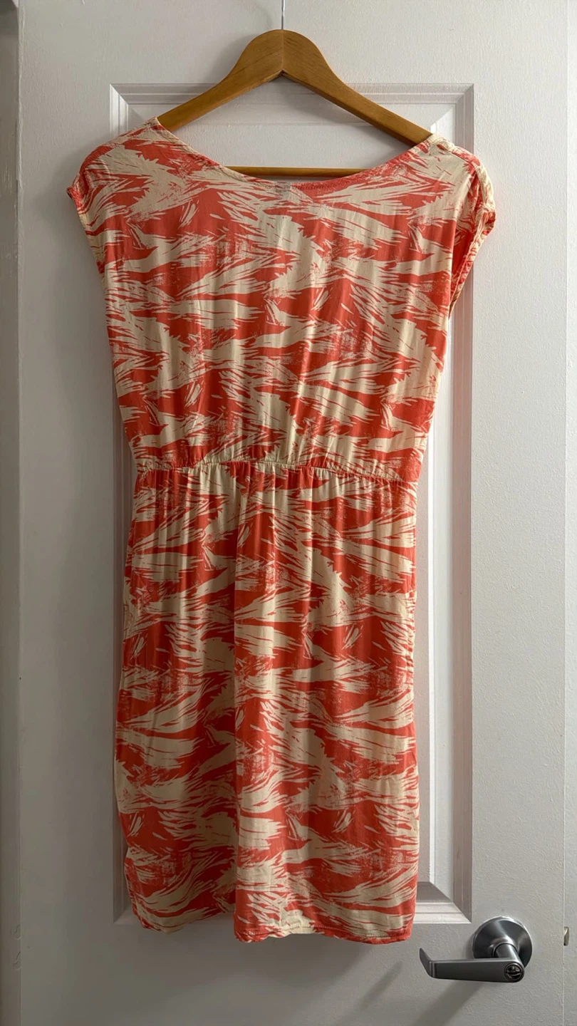 Lucuma Coral and White Abstract Dress - photo 3