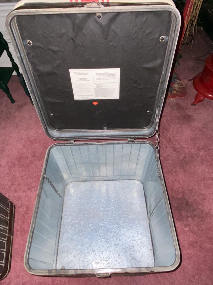 Set of 2 Metal Cushion Storage Ottomans - photo 4