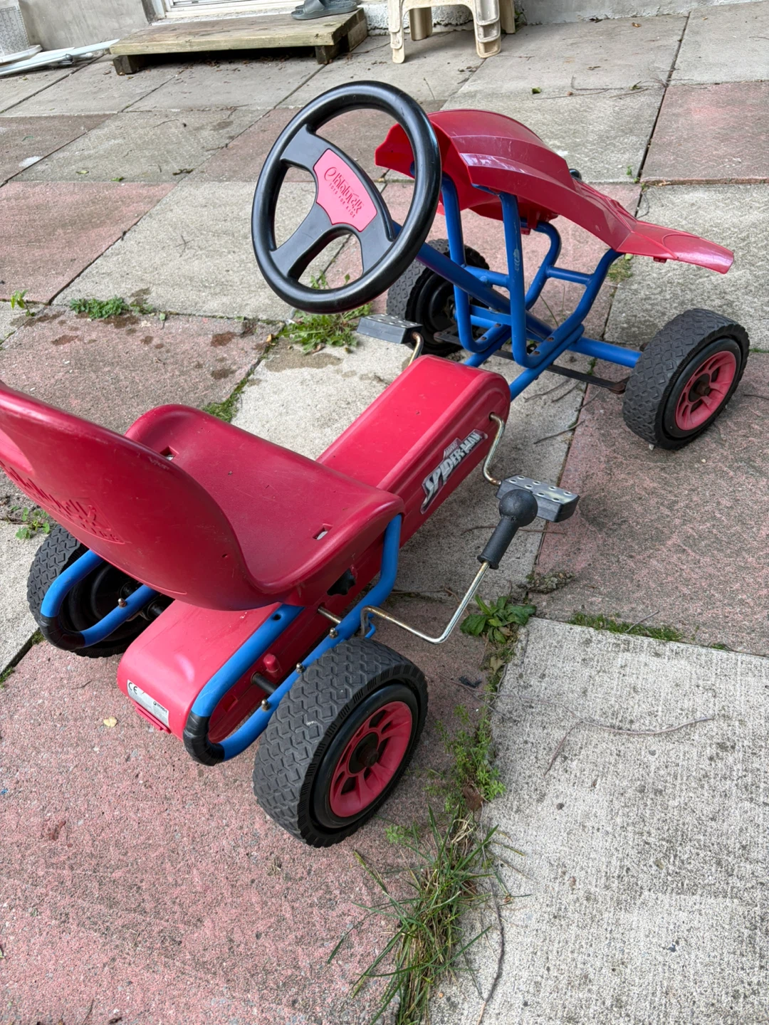 Marvel Spider-Man Pedal Go-Kart - photo 2