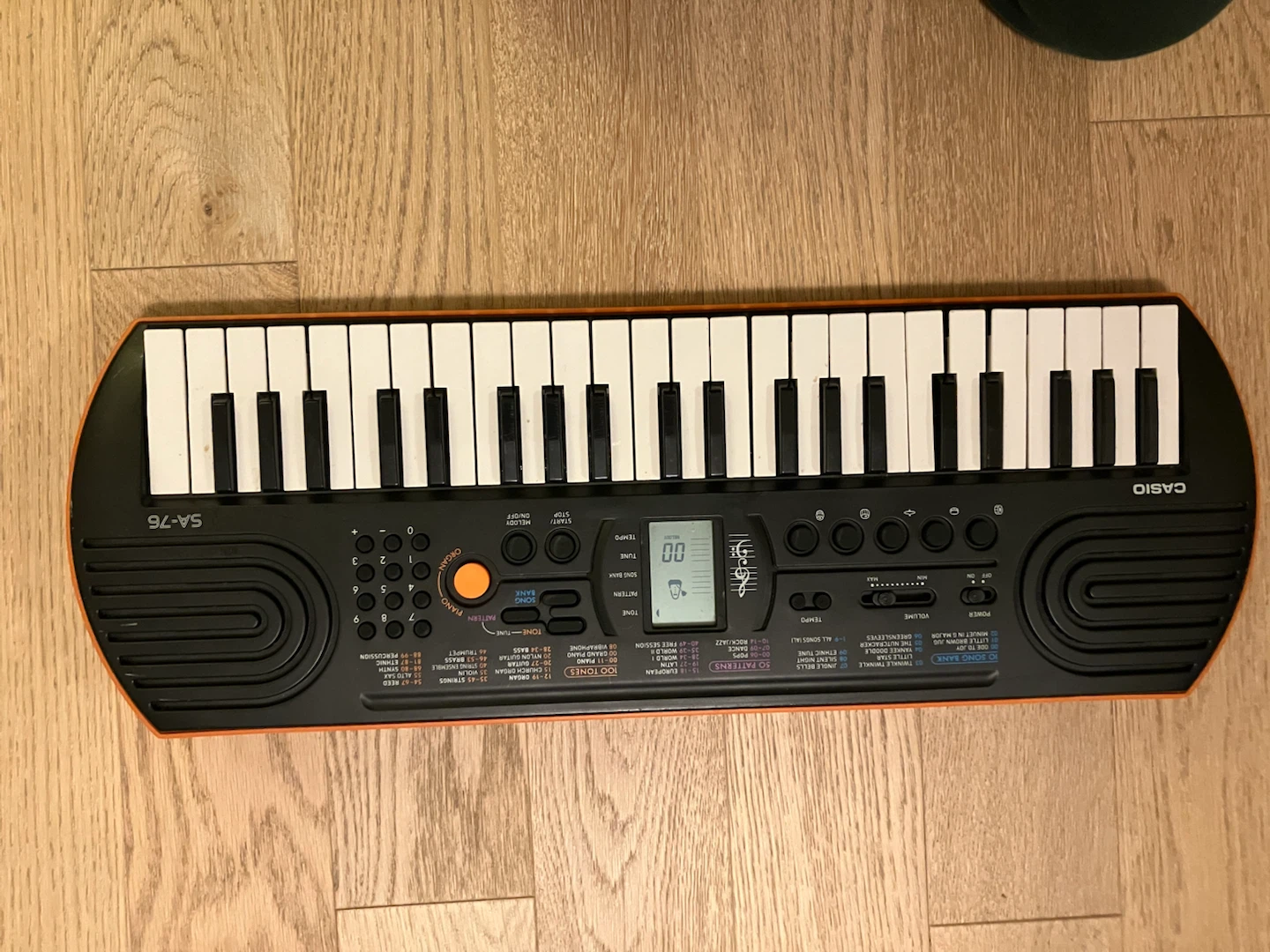 Casio SA-76 Mini Keyboard