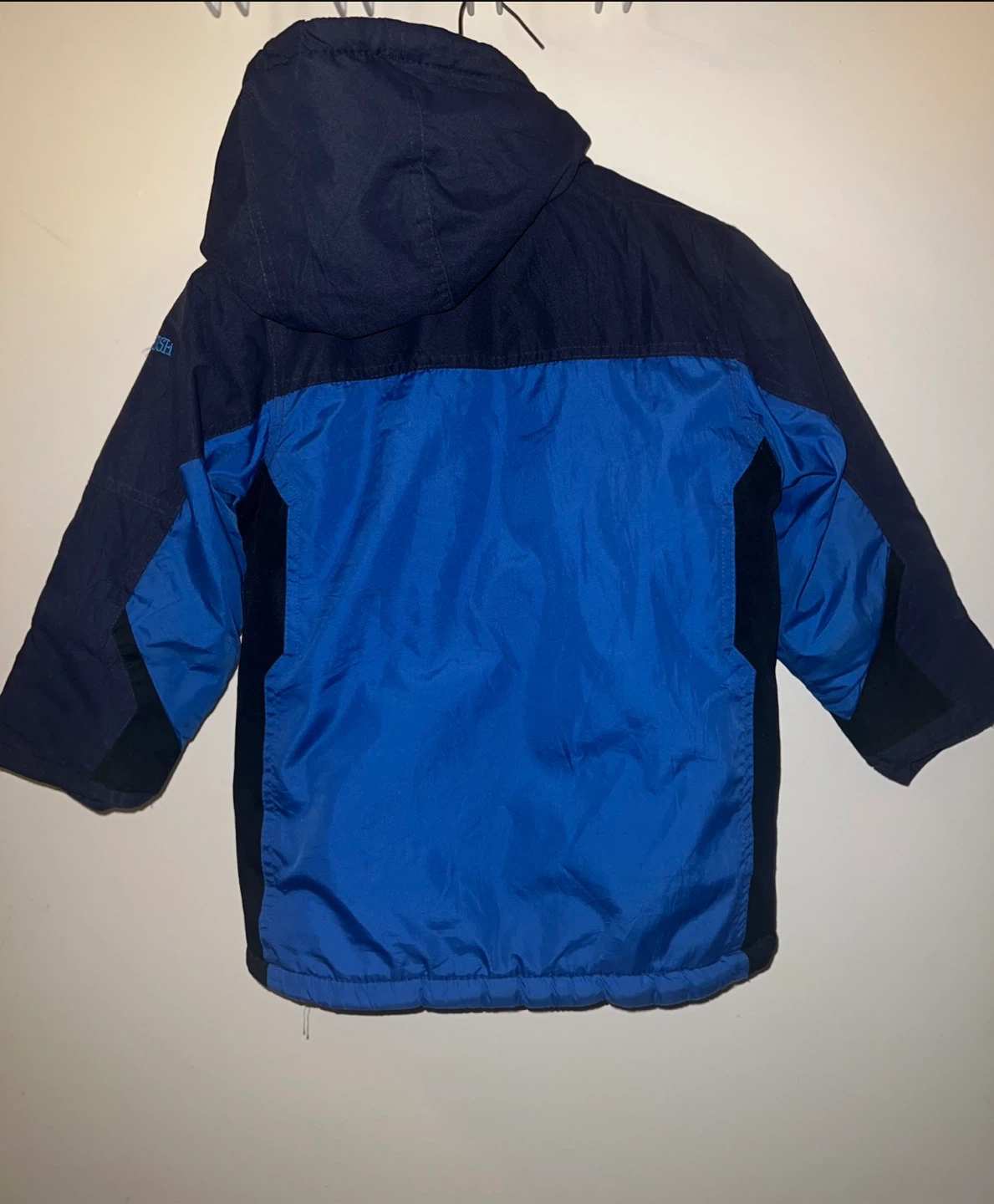 OshKosh B'gosh Boy's Winter Jacket Size 5 - photo 2